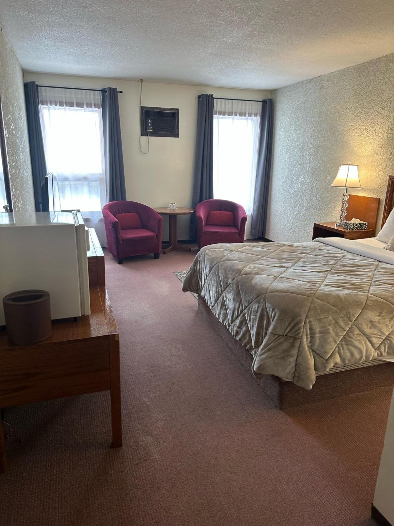 Maple Creek Motor Inn المظهر الخارجي الصورة