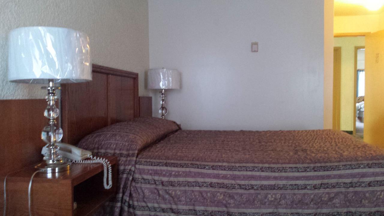 Maple Creek Motor Inn المظهر الخارجي الصورة
