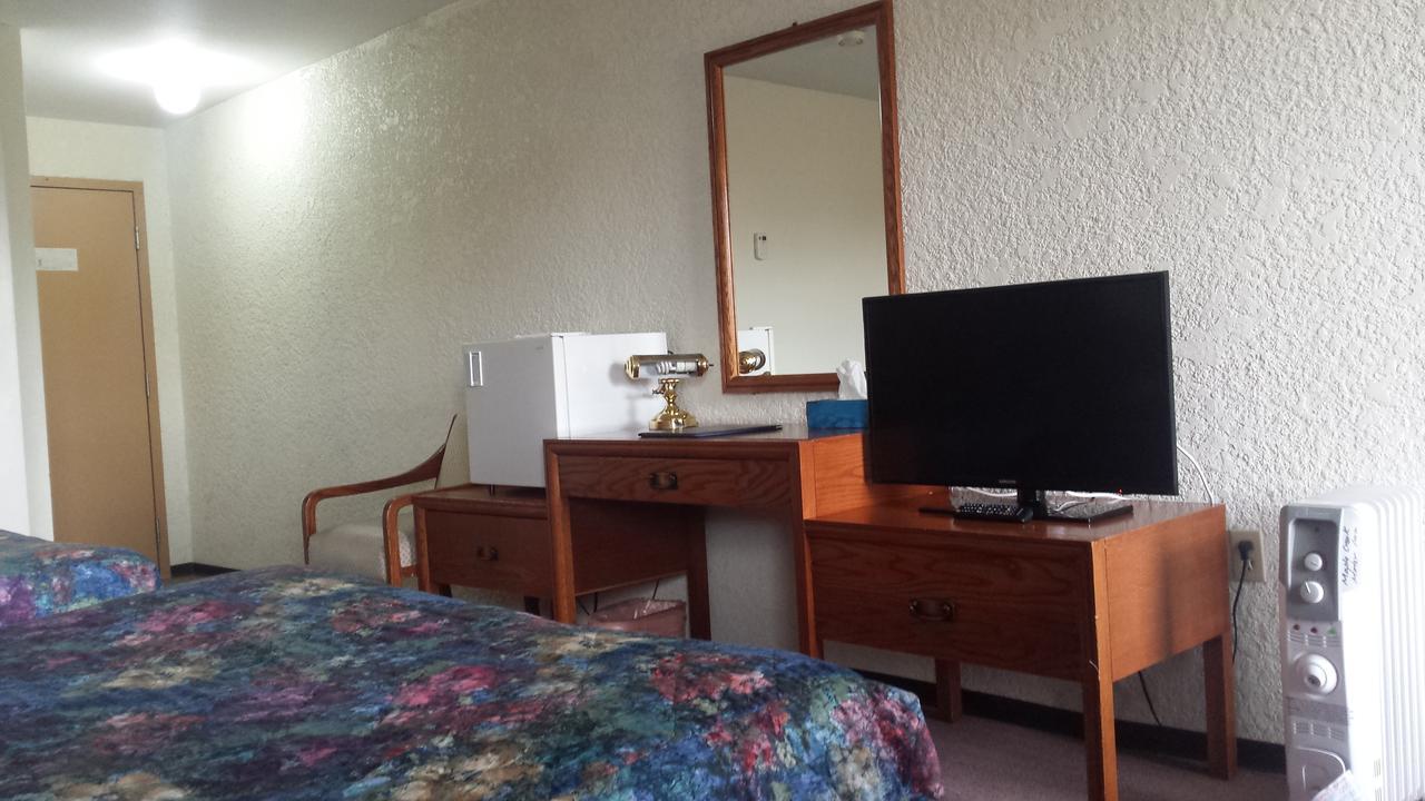 Maple Creek Motor Inn المظهر الخارجي الصورة