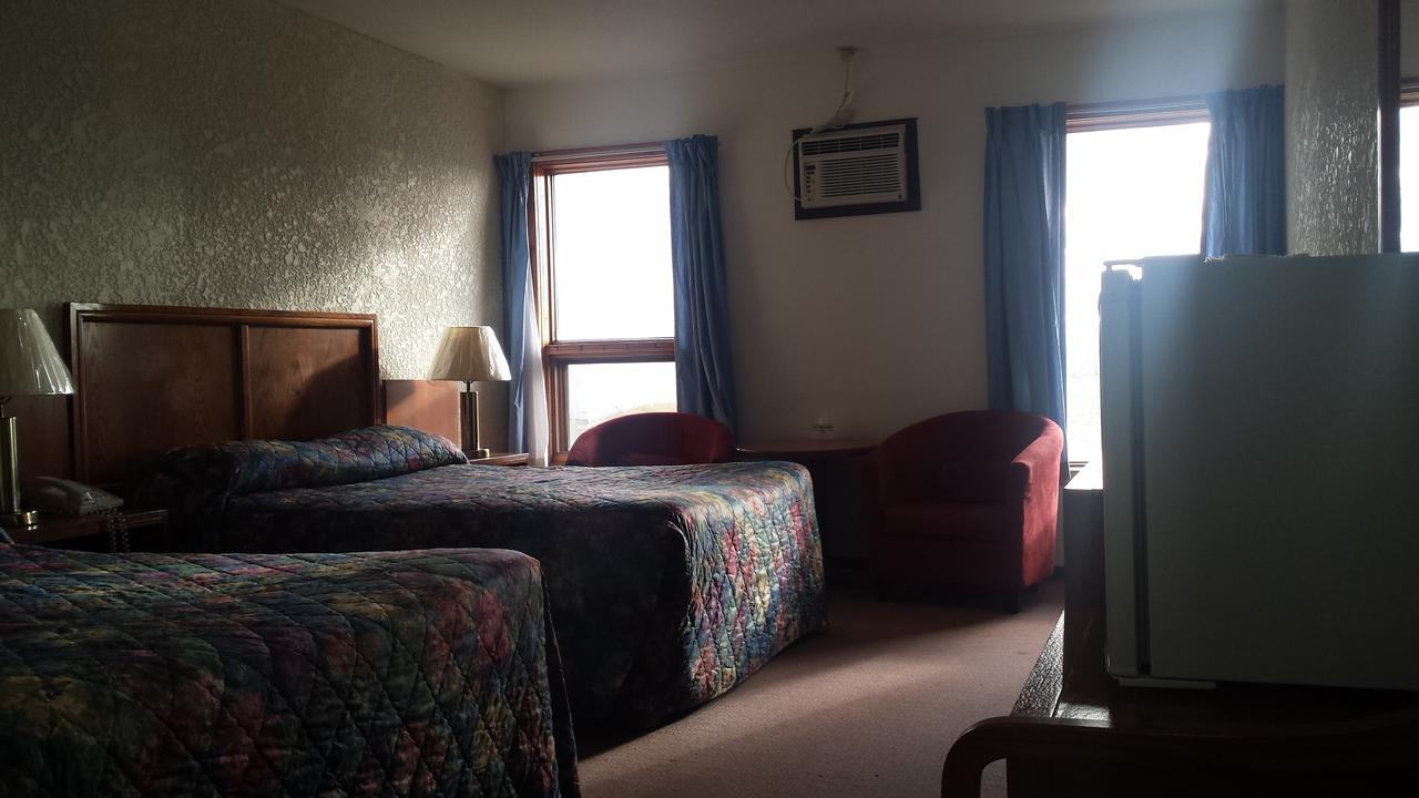 Maple Creek Motor Inn المظهر الخارجي الصورة